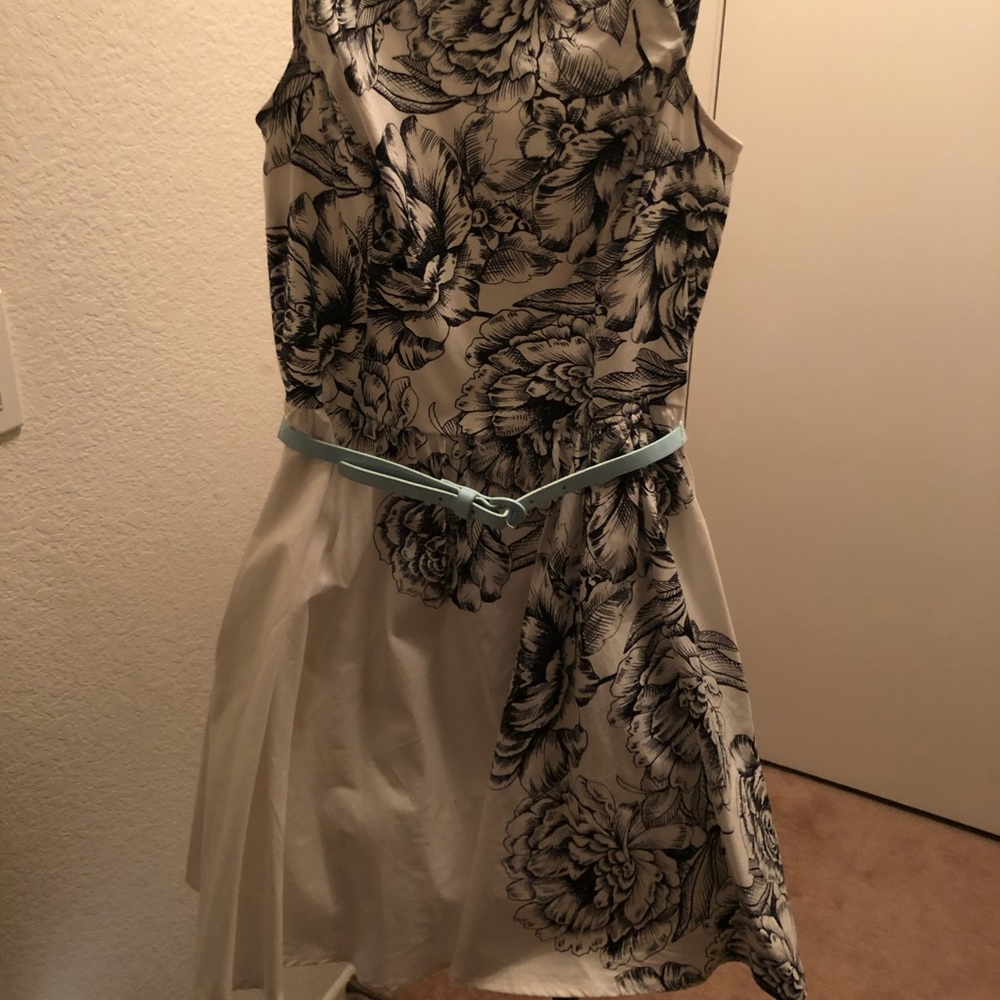 Dress with belt